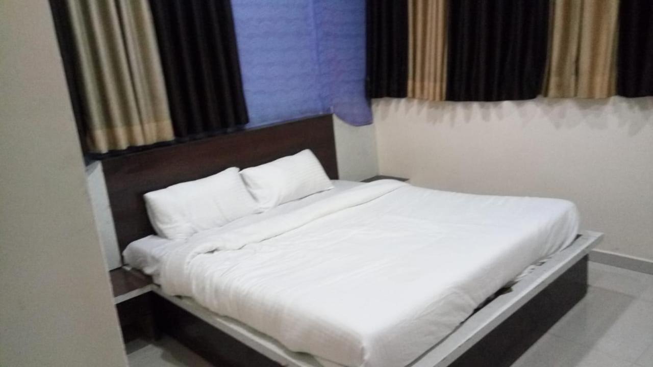 Hotel Swell Ahmedabad Exterior photo
